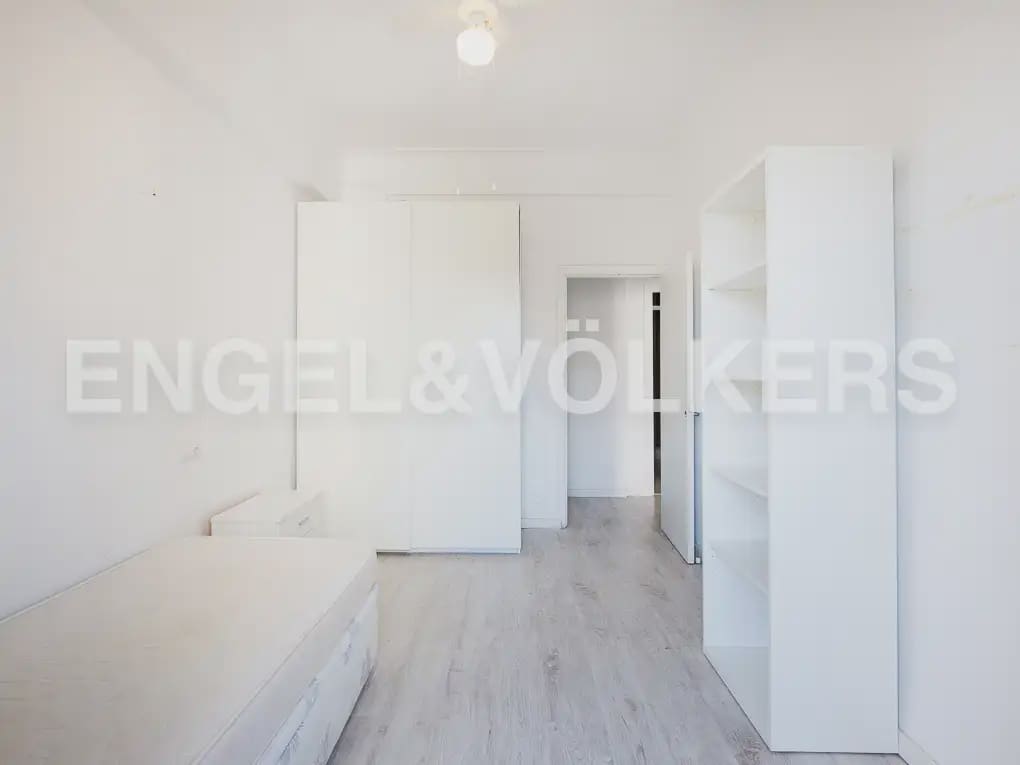Piso de 5 habitaciones en València ciudad en alquiler - 2.500 € (Ref: 9908872)