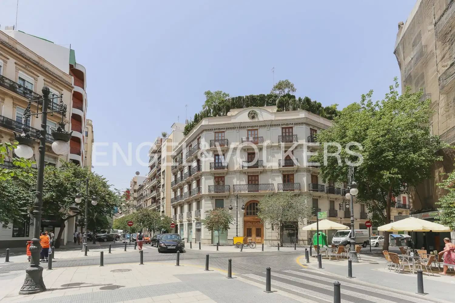 2 bedroom Flat for rent in Valencia city - € 1,800 (Ref: 9908873)