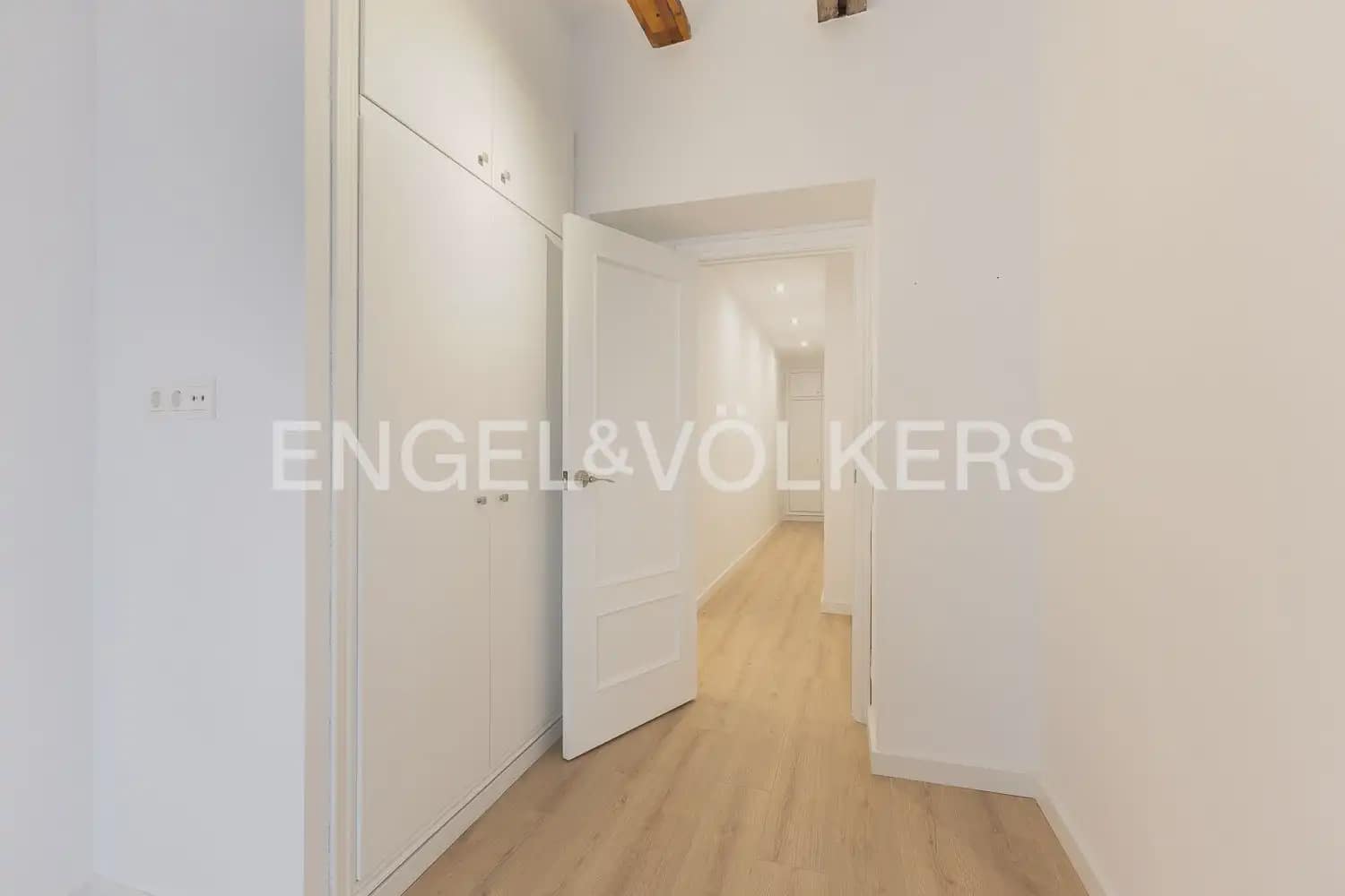 2 sypialnia Mieszkanie do wynajęcia w Miasto Walencja - 1 800 € (Ref: 9908873)