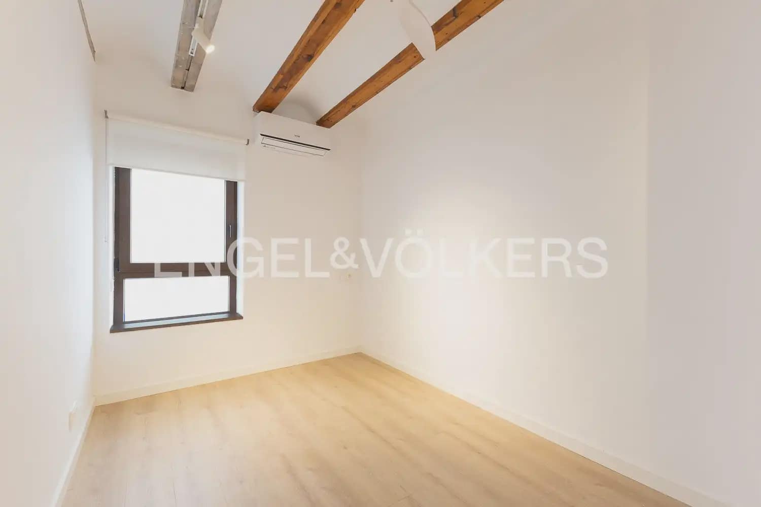 2 sypialnia Mieszkanie do wynajęcia w Miasto Walencja - 1 800 € (Ref: 9908873)