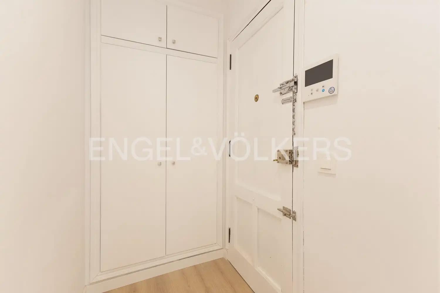2 sypialnia Mieszkanie do wynajęcia w Miasto Walencja - 1 800 € (Ref: 9908873)