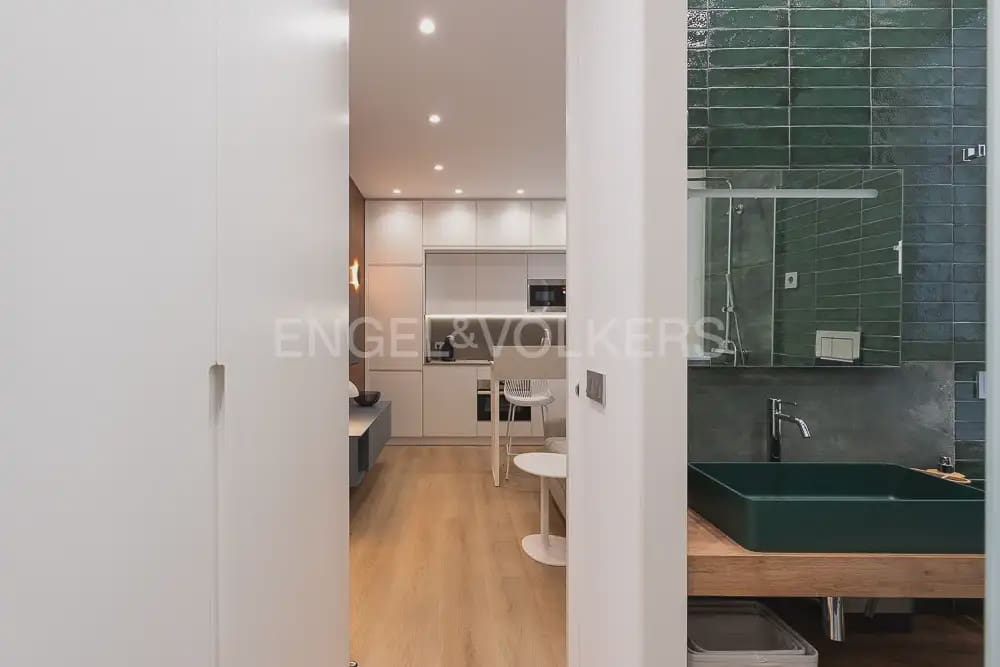 1 bedroom Studio for rent in Valencia city - € 1,800 (Ref: 9908874)