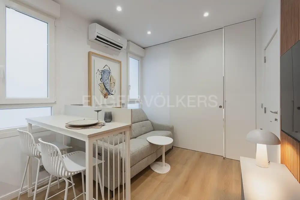 1 bedroom Studio for rent in Valencia city - € 1,800 (Ref: 9908874)