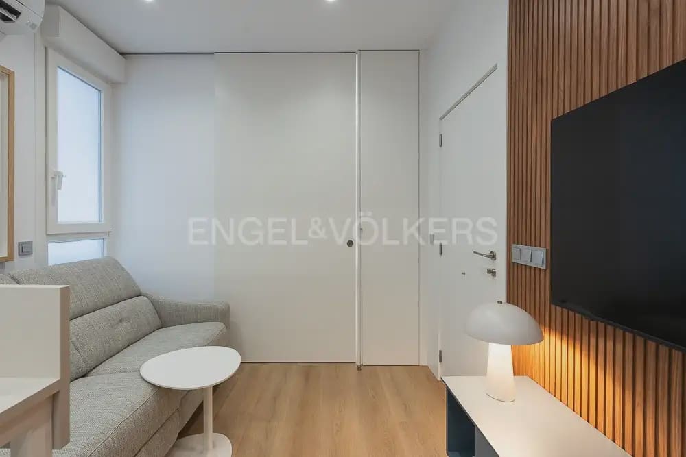 1 bedroom Studio for rent in Valencia city - € 1,800 (Ref: 9908874)