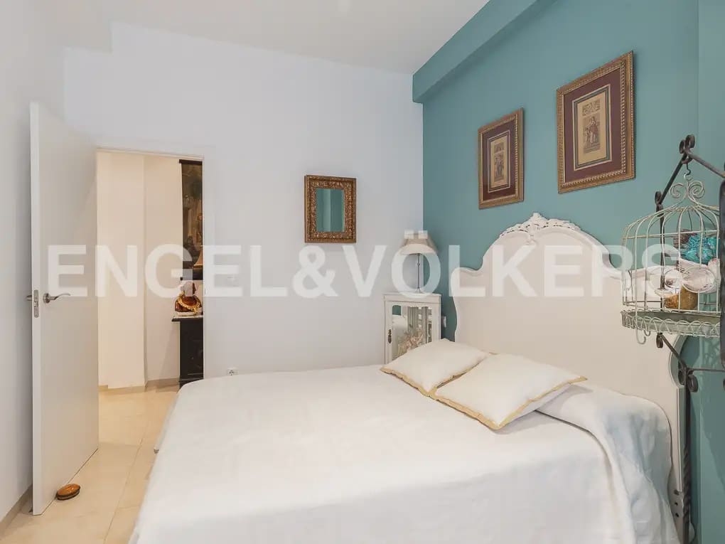 2 bedroom Flat for rent in Valencia city - € 1,900 (Ref: 9909009)