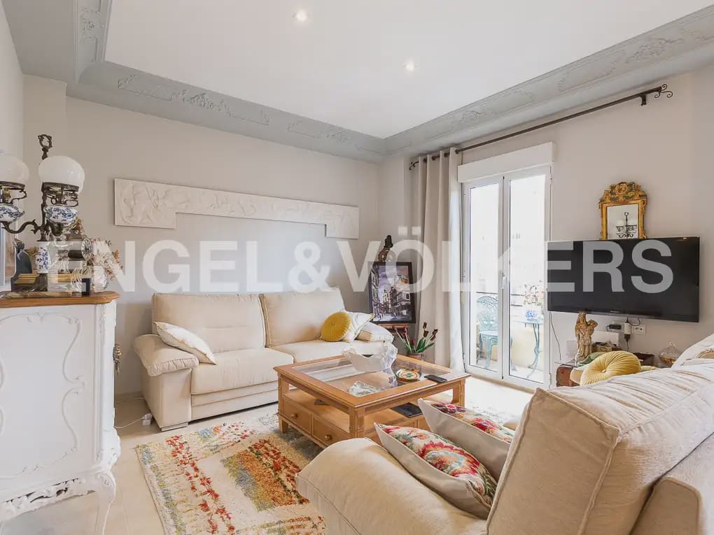 2 bedroom Flat for rent in Valencia city - € 1,900 (Ref: 9909009)