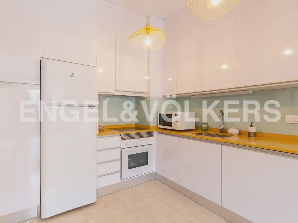 2 bedroom Flat for rent in Valencia city - € 1,900 (Ref: 9909009)