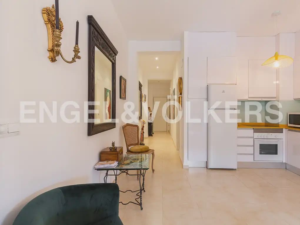 2 bedroom Flat for rent in Valencia city - € 1,900 (Ref: 9909009)