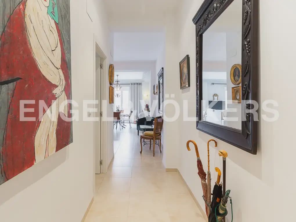 2 bedroom Flat for rent in Valencia city - € 1,900 (Ref: 9909009)