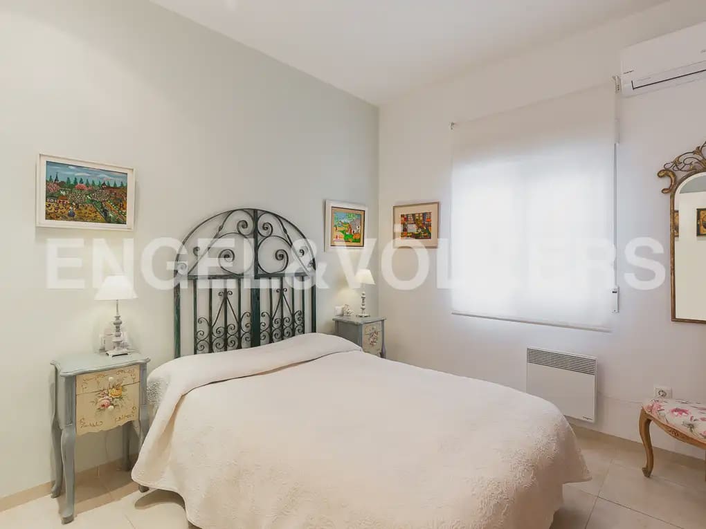 2 bedroom Flat for rent in Valencia city - € 1,900 (Ref: 9909009)
