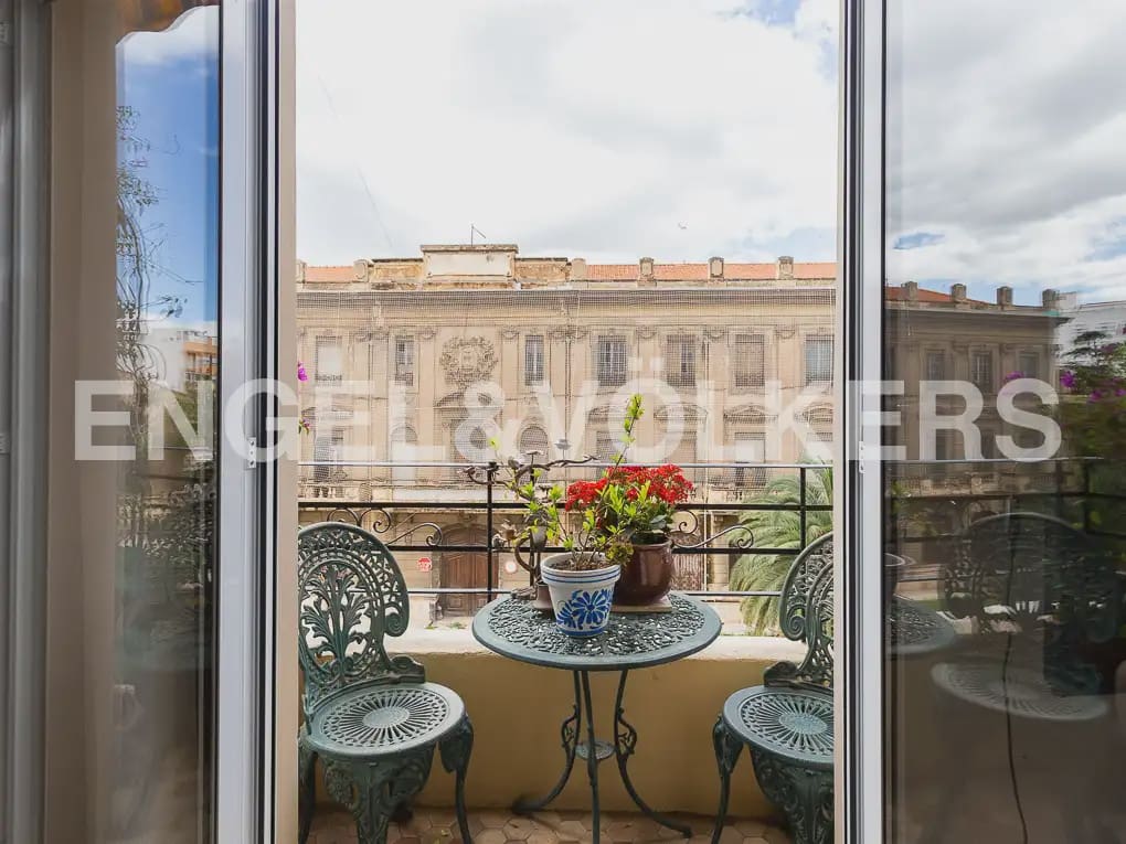 2 bedroom Flat for rent in Valencia city - € 1,900 (Ref: 9909009)