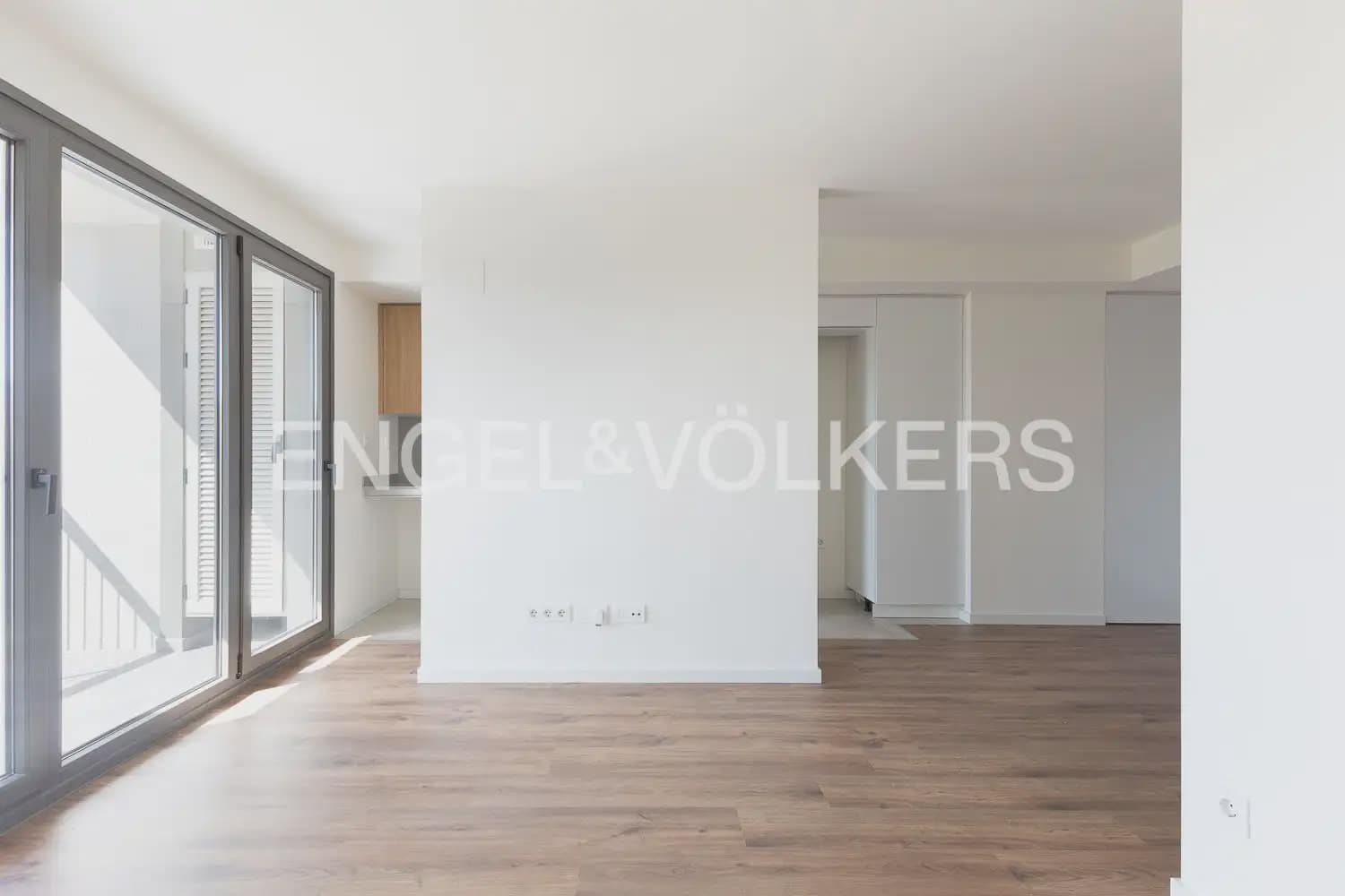 2 slaapkamer Flat te koop in Valencia stad met zwembad garage - € 445.000 (Ref: 9909691)