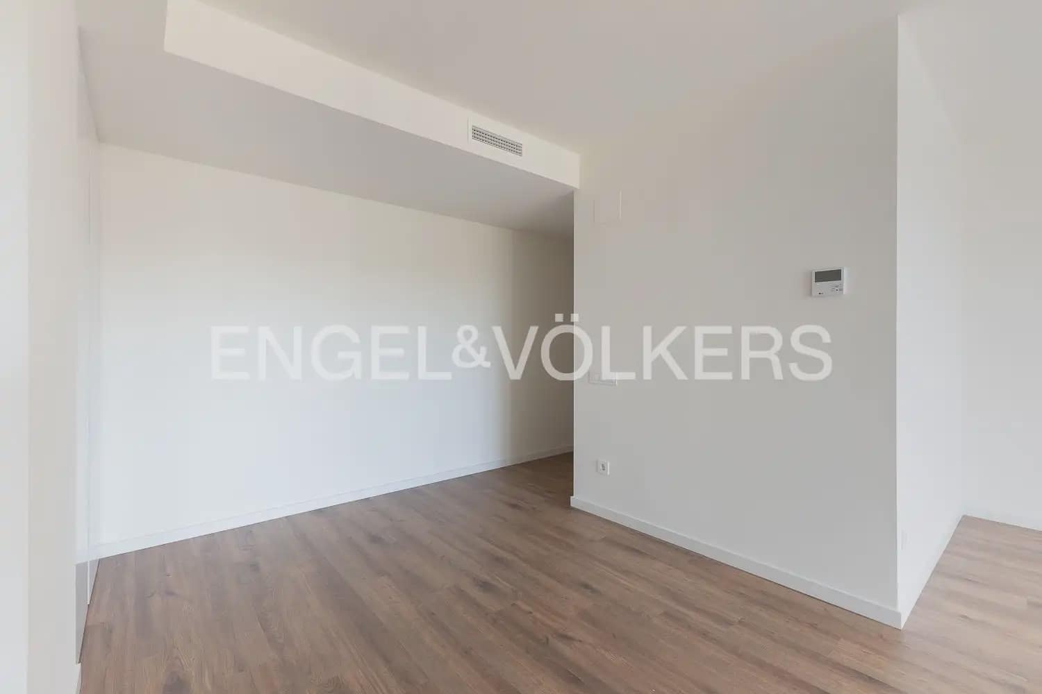 2 slaapkamer Flat te koop in Valencia stad met zwembad garage - € 445.000 (Ref: 9909691)