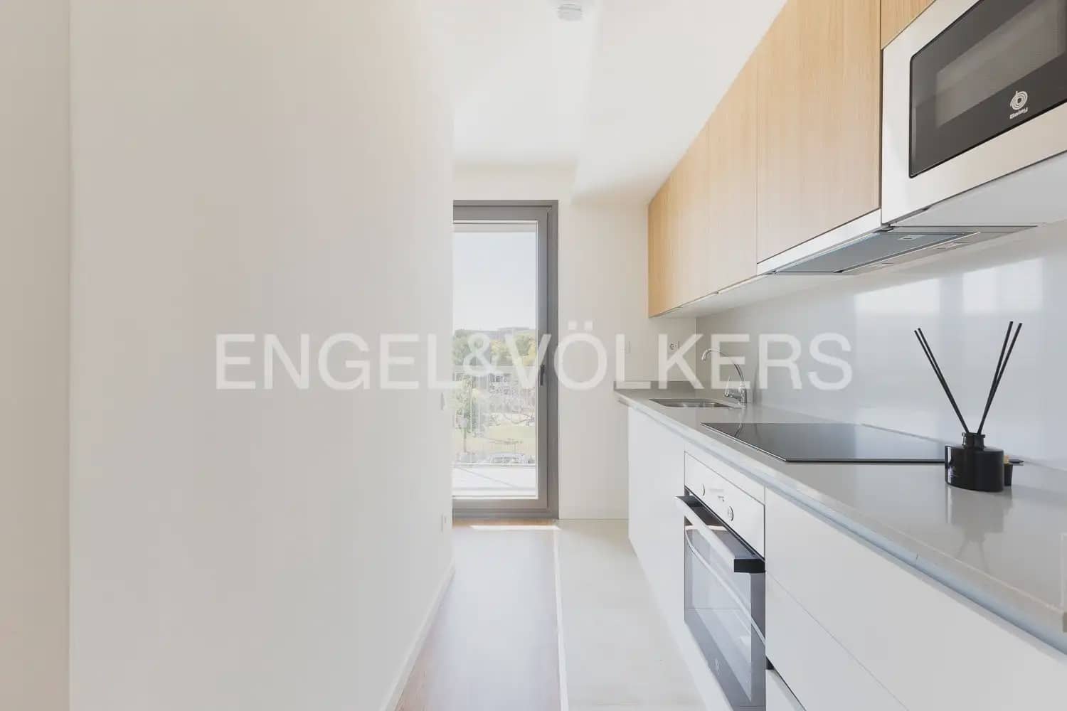 2 slaapkamer Flat te koop in Valencia stad met zwembad garage - € 445.000 (Ref: 9909691)