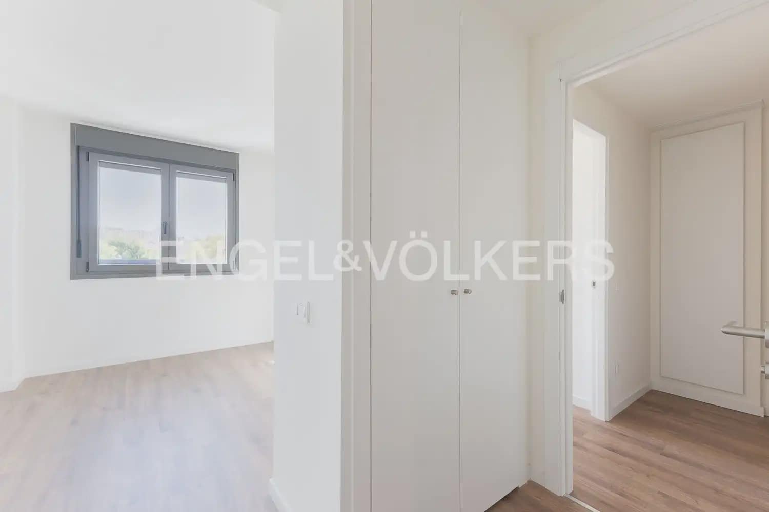 2 slaapkamer Flat te koop in Valencia stad met zwembad garage - € 445.000 (Ref: 9909691)