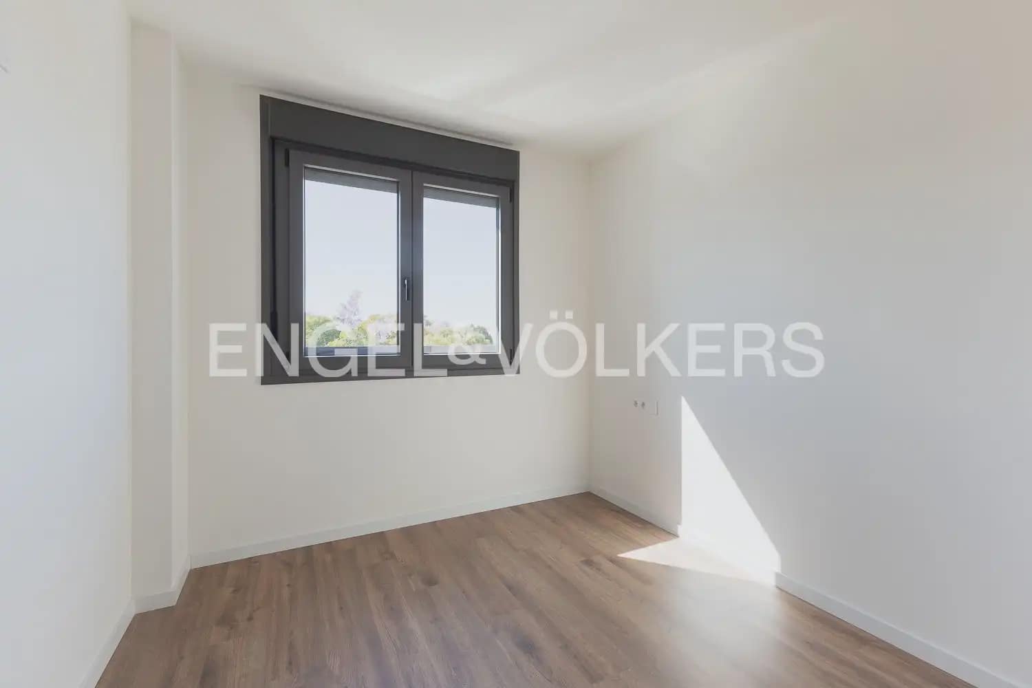2 slaapkamer Flat te koop in Valencia stad met zwembad garage - € 445.000 (Ref: 9909691)