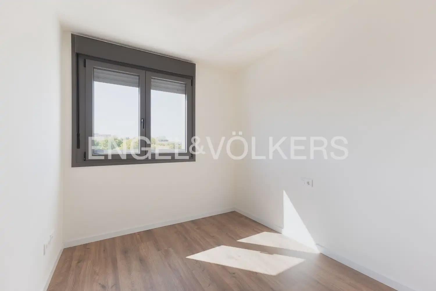 2 slaapkamer Flat te koop in Valencia stad met zwembad garage - € 445.000 (Ref: 9909691)