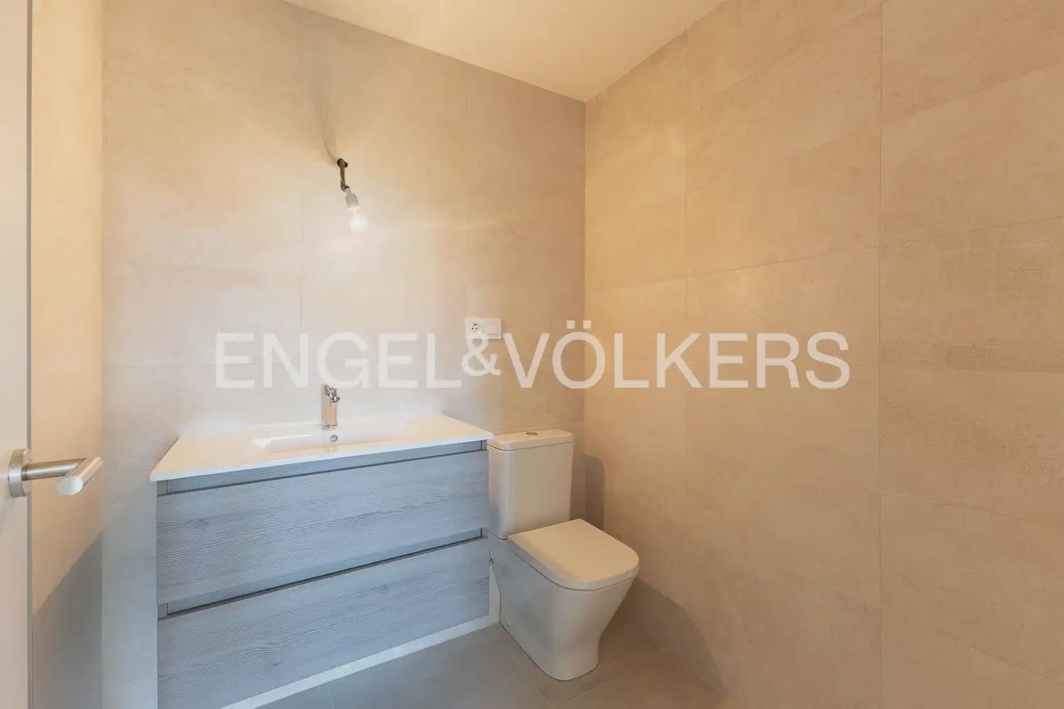 2 slaapkamer Flat te koop in Valencia stad met zwembad garage - € 445.000 (Ref: 9909691)