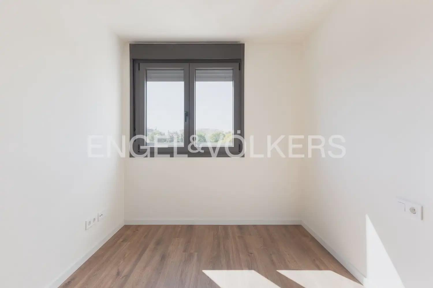 2 slaapkamer Flat te koop in Valencia stad met zwembad garage - € 445.000 (Ref: 9909691)
