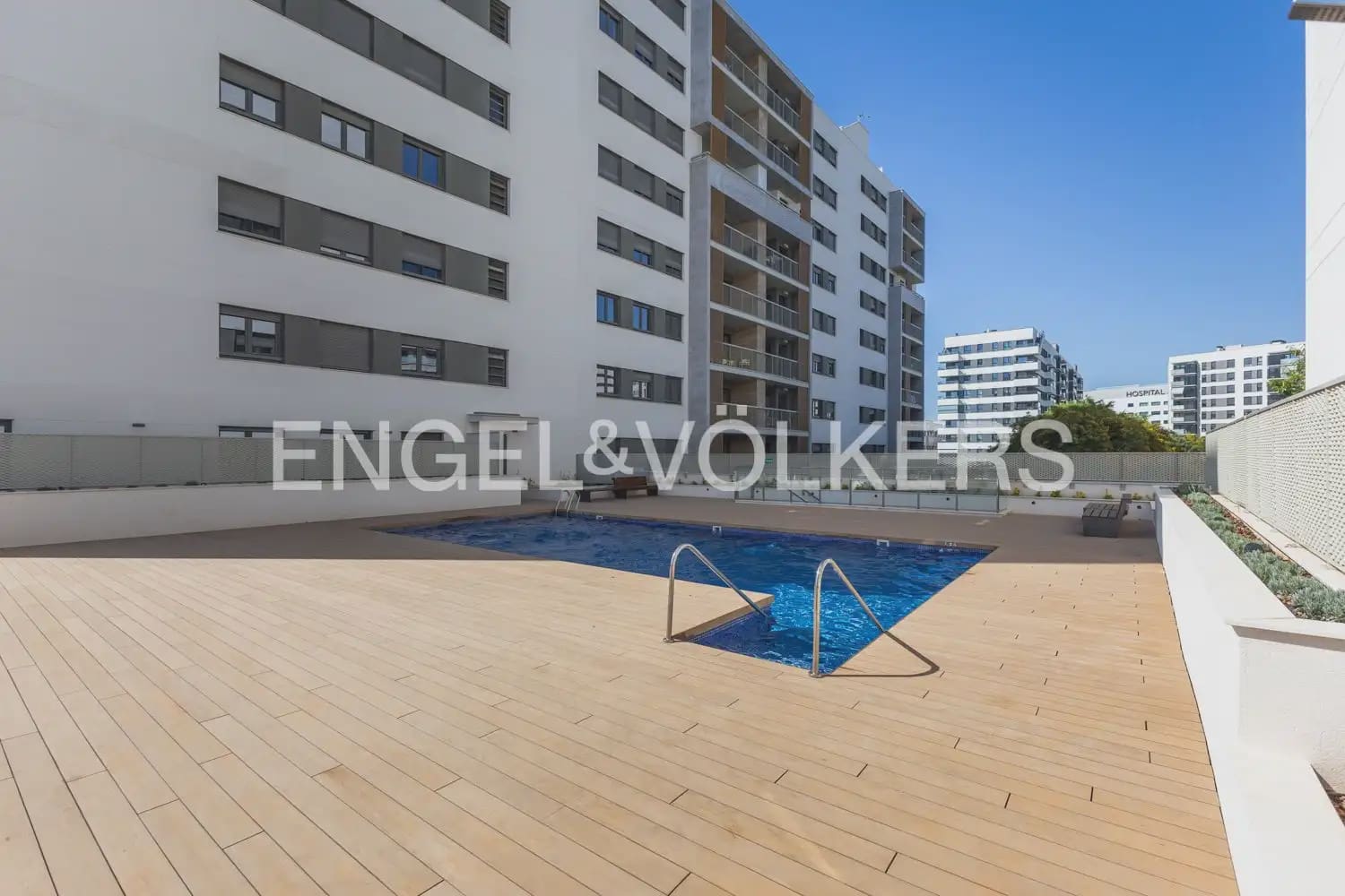 2 slaapkamer Flat te koop in Valencia stad met zwembad garage - € 445.000 (Ref: 9909691)