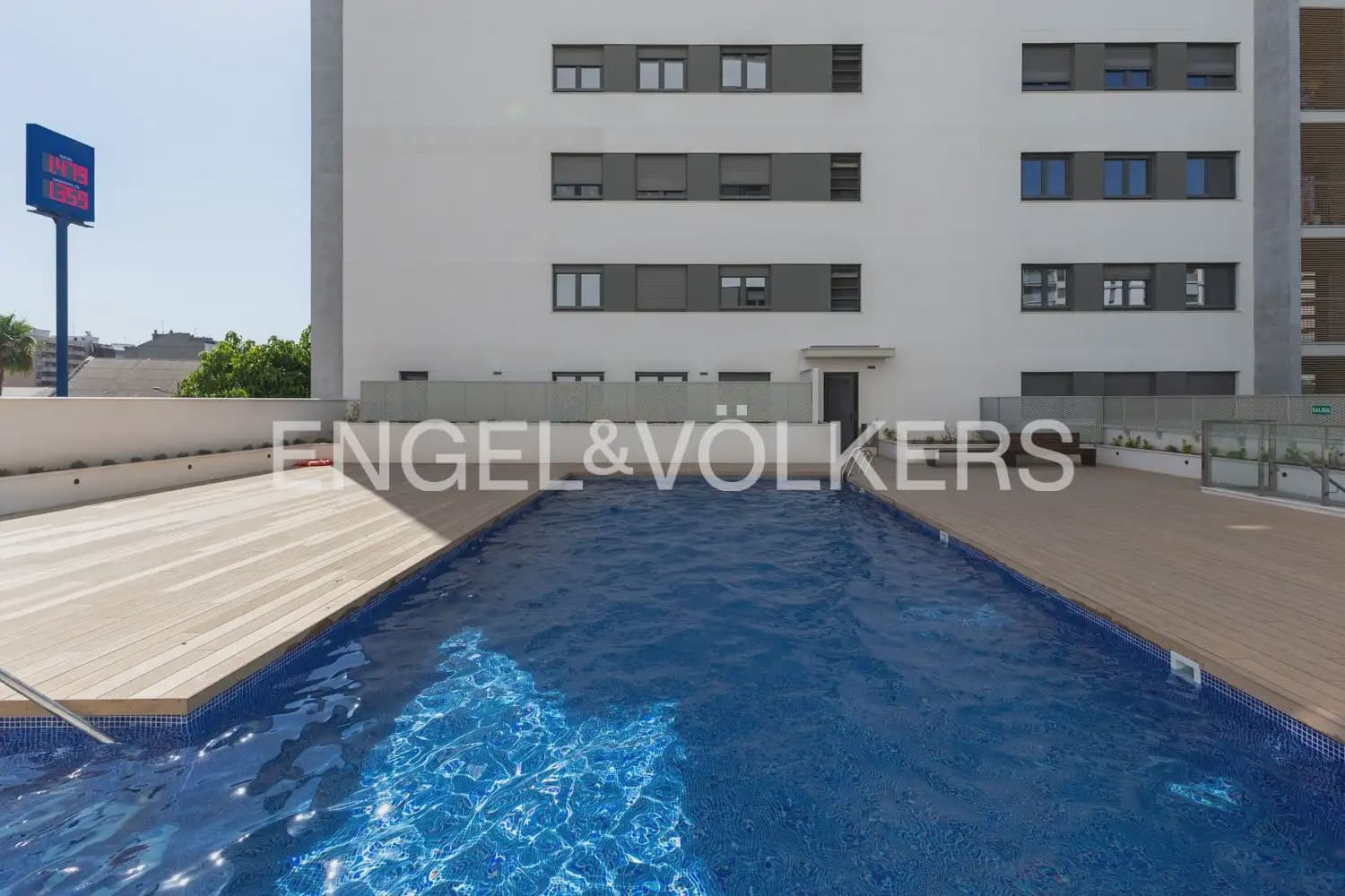 2 slaapkamer Flat te koop in Valencia stad met zwembad garage - € 445.000 (Ref: 9909691)