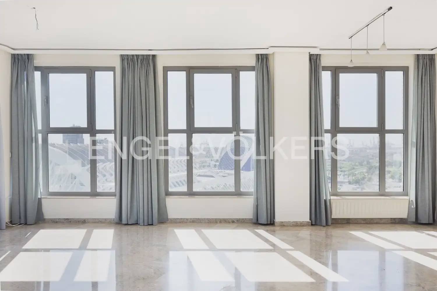 4 Zimmer Wohnung zu vermieten in Valencia Stadt mit Pool Garage - 2.400 € (Ref: 9909788)