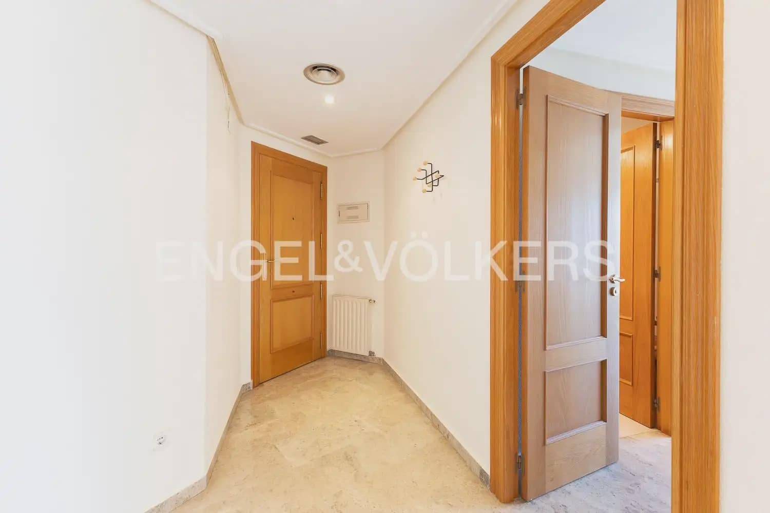 4 Zimmer Wohnung zu vermieten in Valencia Stadt mit Pool Garage - 2.400 € (Ref: 9909788)
