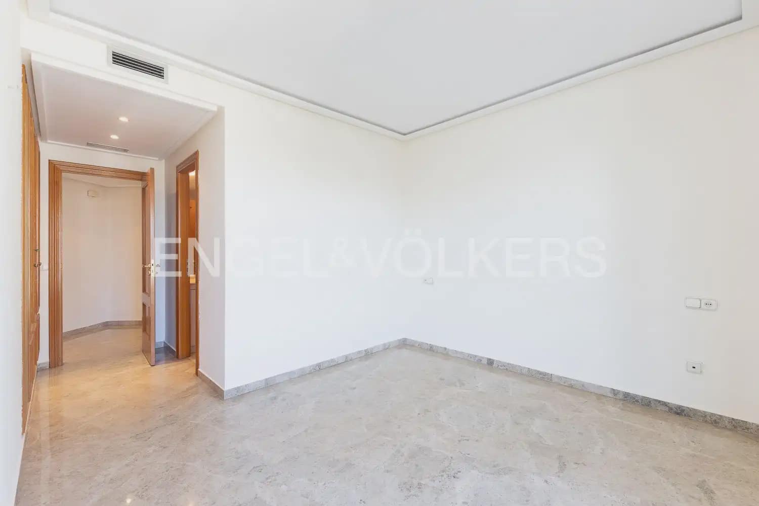 4 Zimmer Wohnung zu vermieten in Valencia Stadt mit Pool Garage - 2.400 € (Ref: 9909788)