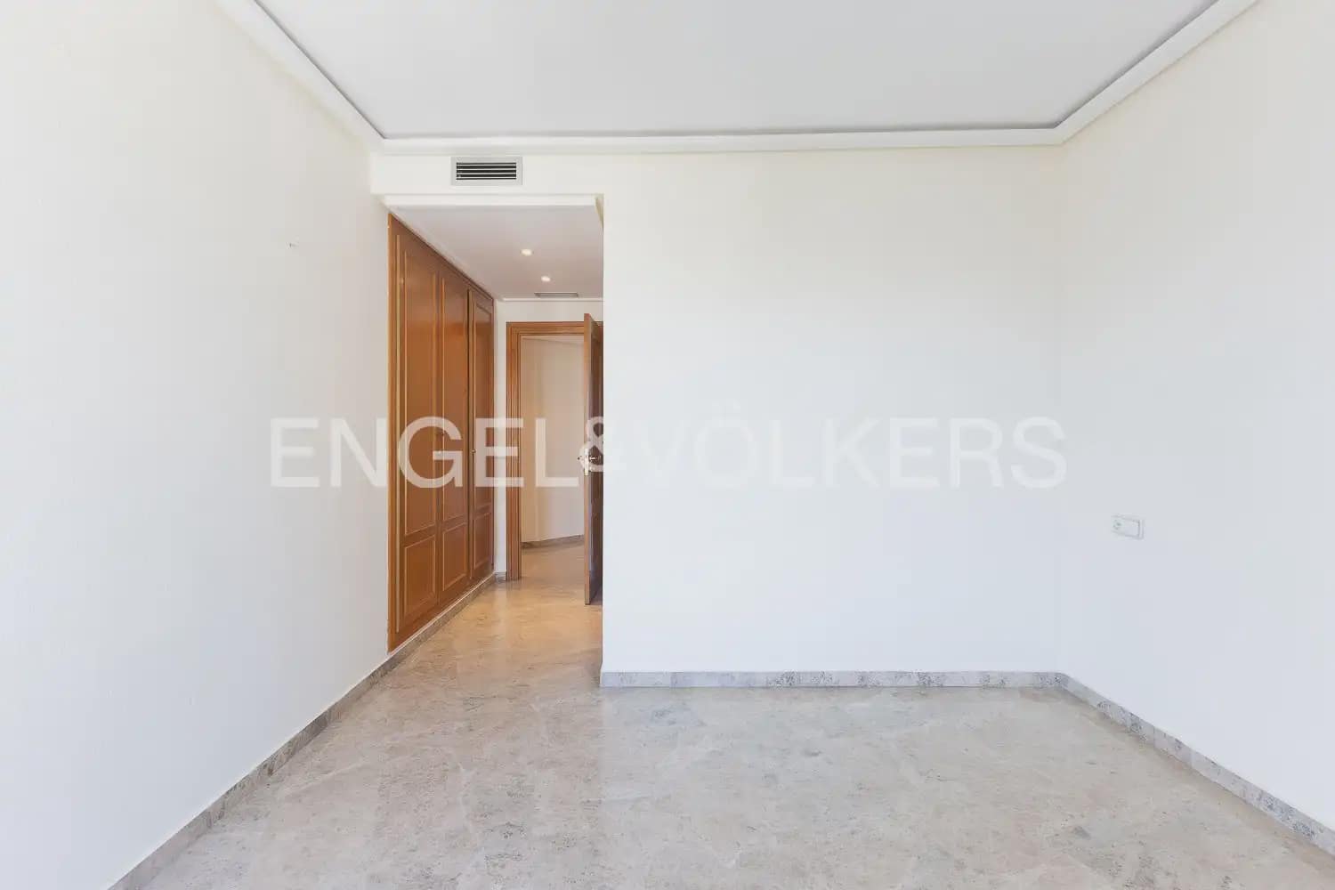 4 Zimmer Wohnung zu vermieten in Valencia Stadt mit Pool Garage - 2.400 € (Ref: 9909788)