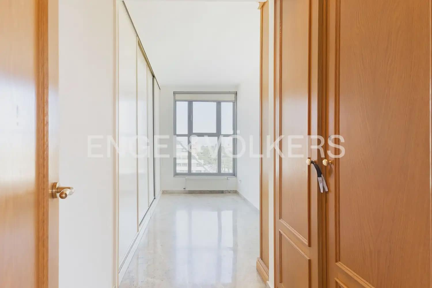 4 Zimmer Wohnung zu vermieten in Valencia Stadt mit Pool Garage - 2.400 € (Ref: 9909788)