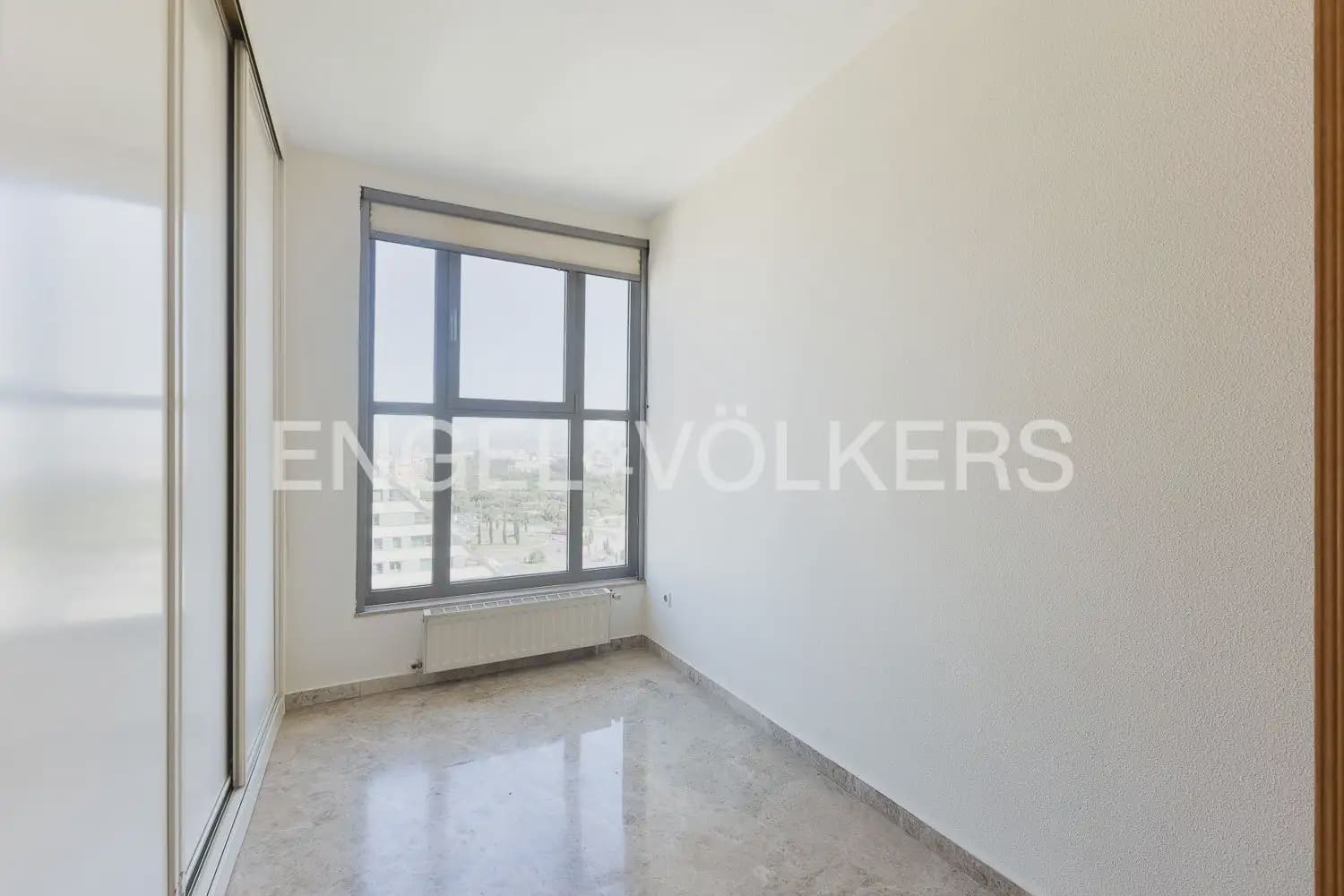 4 Zimmer Wohnung zu vermieten in Valencia Stadt mit Pool Garage - 2.400 € (Ref: 9909788)
