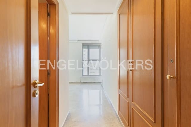 4 Zimmer Wohnung zu vermieten in Ciutat de les Arts i de les Ciencies, València Stadt mit Pool Garage - 2.400 € (Ref: 9909788)