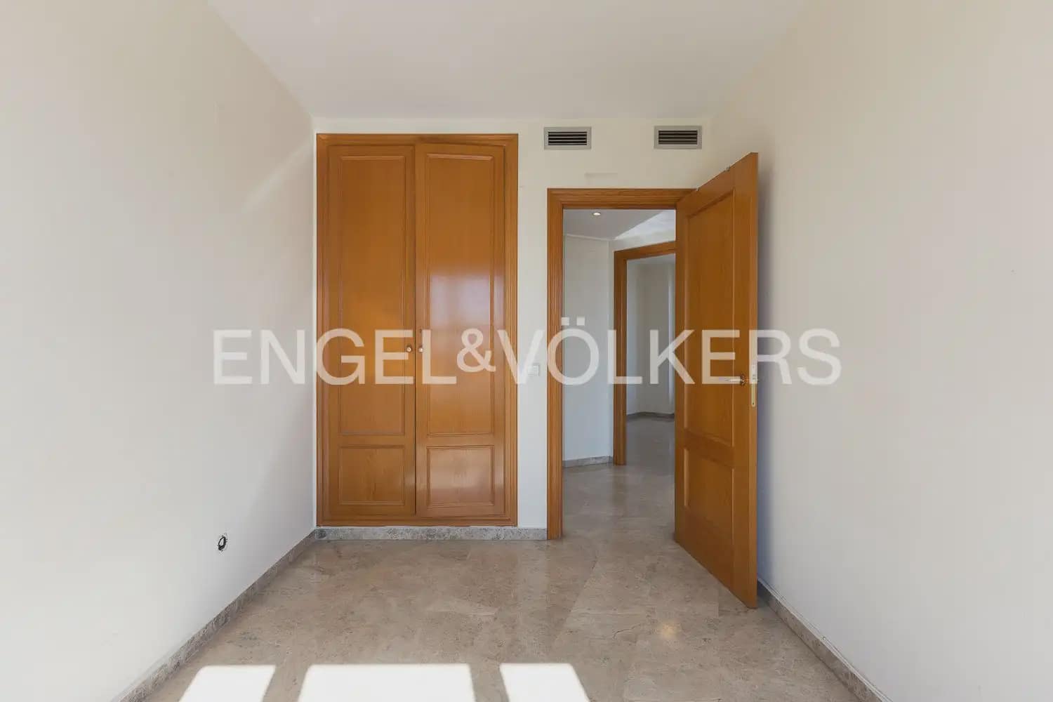 4 Zimmer Wohnung zu vermieten in Valencia Stadt mit Pool Garage - 2.400 € (Ref: 9909788)