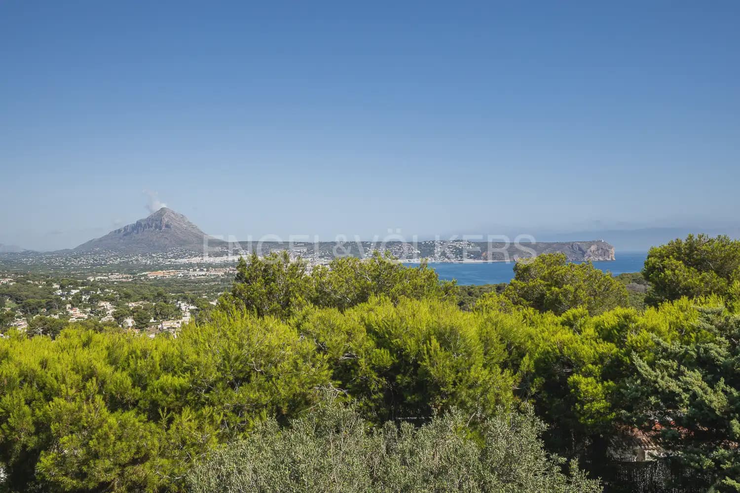 6 soverom Villa til leie i Javea / Xabia med svømmebasseng garasje - € 25 500 (Ref: 9911793)