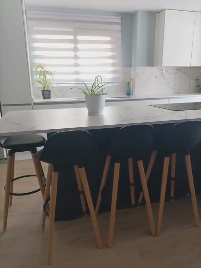 6 makuuhuone Huvila vuokrattavana paikassa La Pobla de Vallbona mukana uima-altaan 
autotalli - 3 200 € (Ref: 9911916)