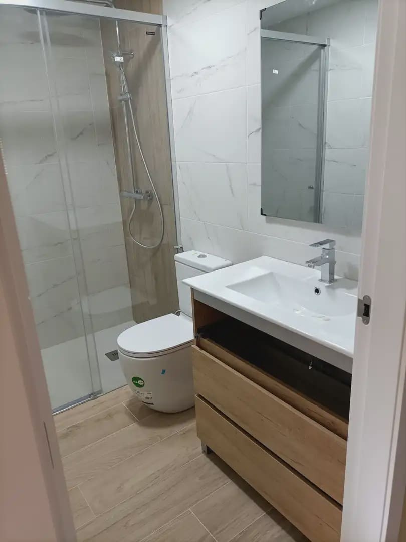6 makuuhuone Huvila vuokrattavana paikassa La Pobla de Vallbona mukana uima-altaan 
autotalli - 3 200 € (Ref: 9911916)