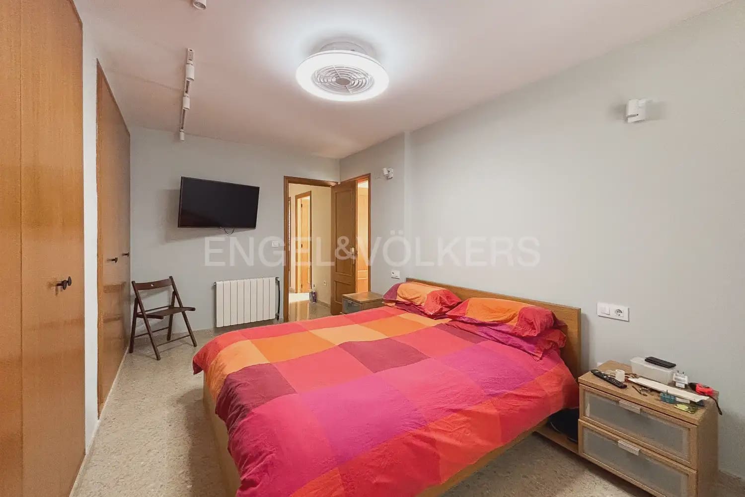 6 makuuhuone Huvila vuokrattavana paikassa La Pobla de Vallbona mukana uima-altaan 
autotalli - 3 200 € (Ref: 9911916)