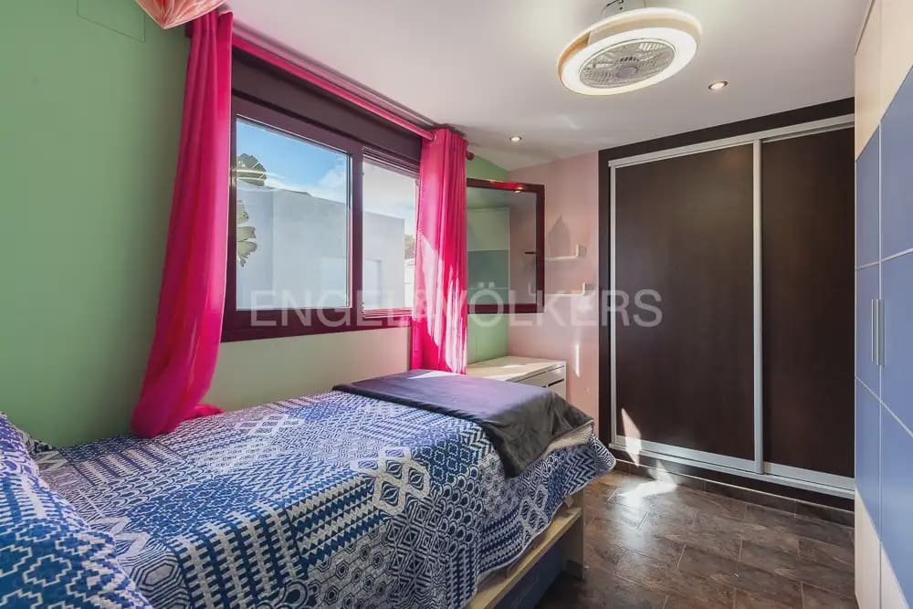Chalet de 4 habitaciones en Paterna en alquiler con piscina garaje - 4.500 € (Ref: 9912280)