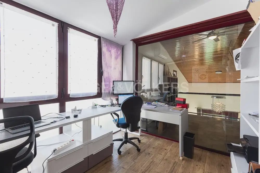 Chalet de 4 habitaciones en Paterna en alquiler con piscina garaje - 4.500 € (Ref: 9912280)