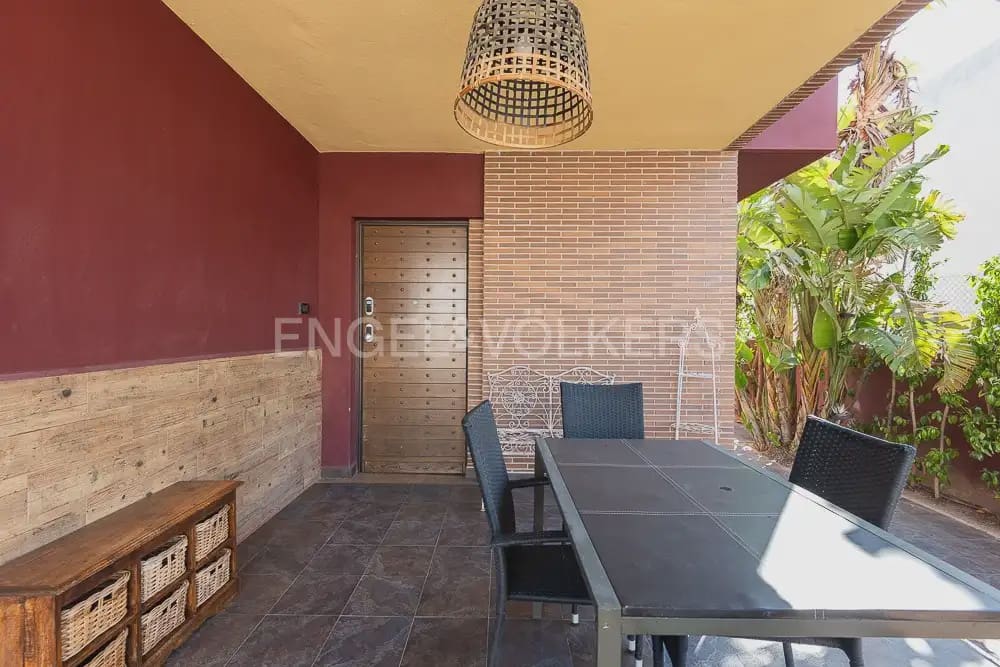 Chalet de 4 habitaciones en Paterna en alquiler con piscina garaje - 4.500 € (Ref: 9912280)