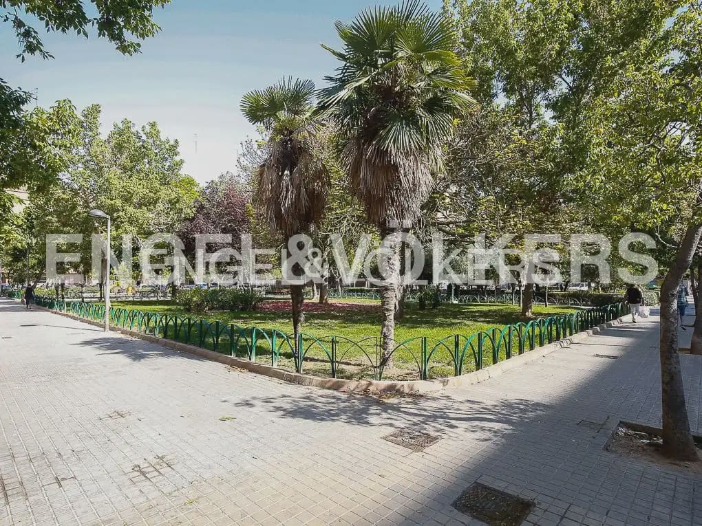 5 makuuhuone Asunto vuokrattavana paikassa Valencia kaupunki - 1 800 € (Ref: 9912281)