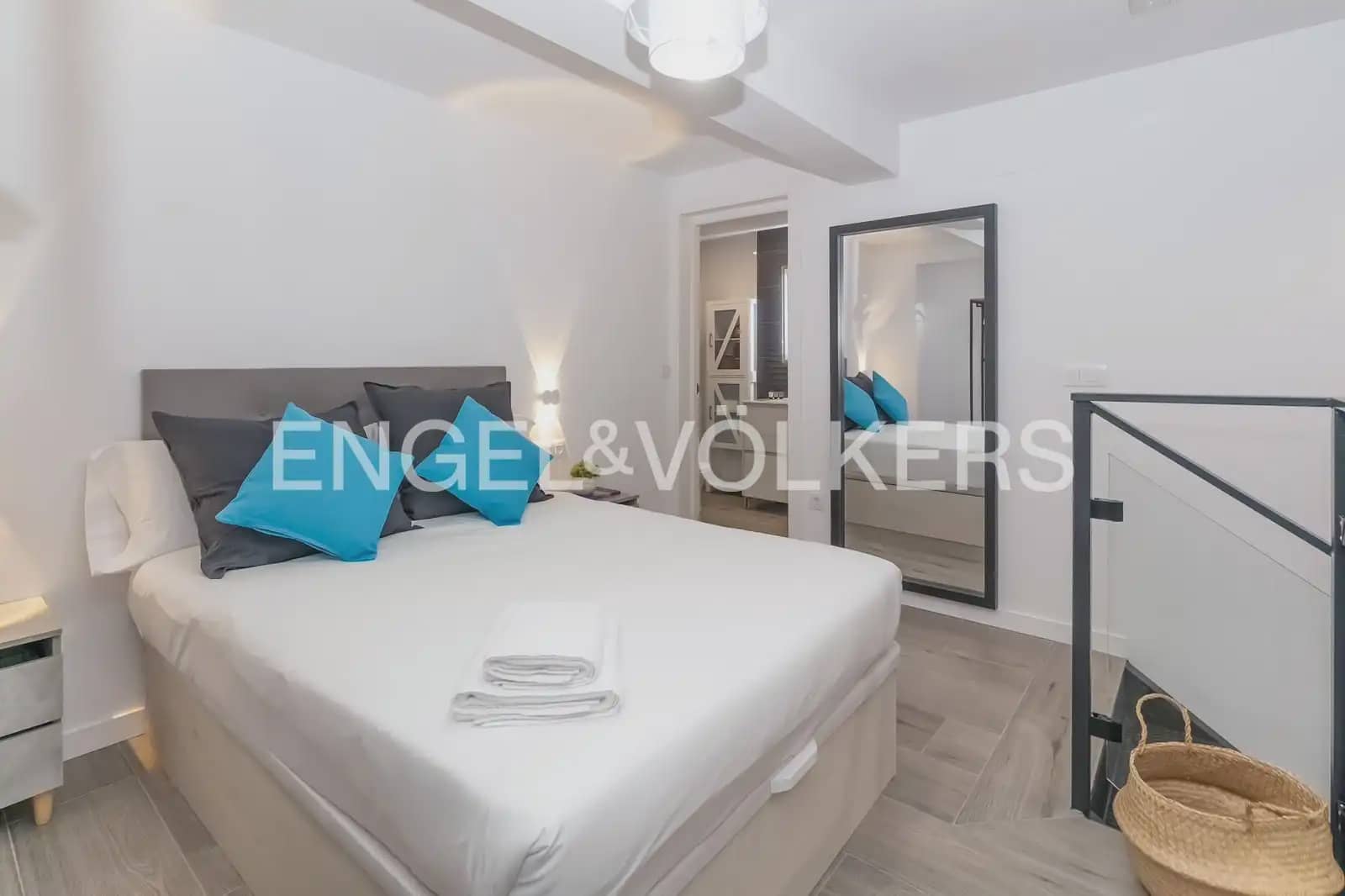 1 slaapkamer Flat te huur in Valencia stad - € 1.100 (Ref: 9912282)