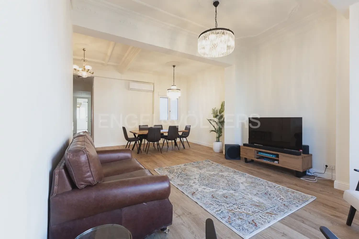 4 bedroom Flat for rent in Valencia city - € 3,200 (Ref: 9912284)