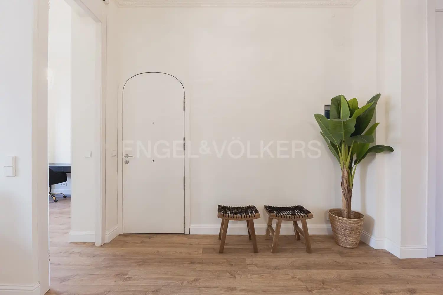 4 bedroom Flat for rent in Valencia city - € 3,200 (Ref: 9912284)