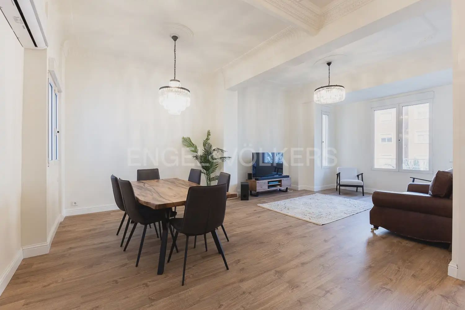 4 bedroom Flat for rent in Valencia city - € 3,200 (Ref: 9912284)