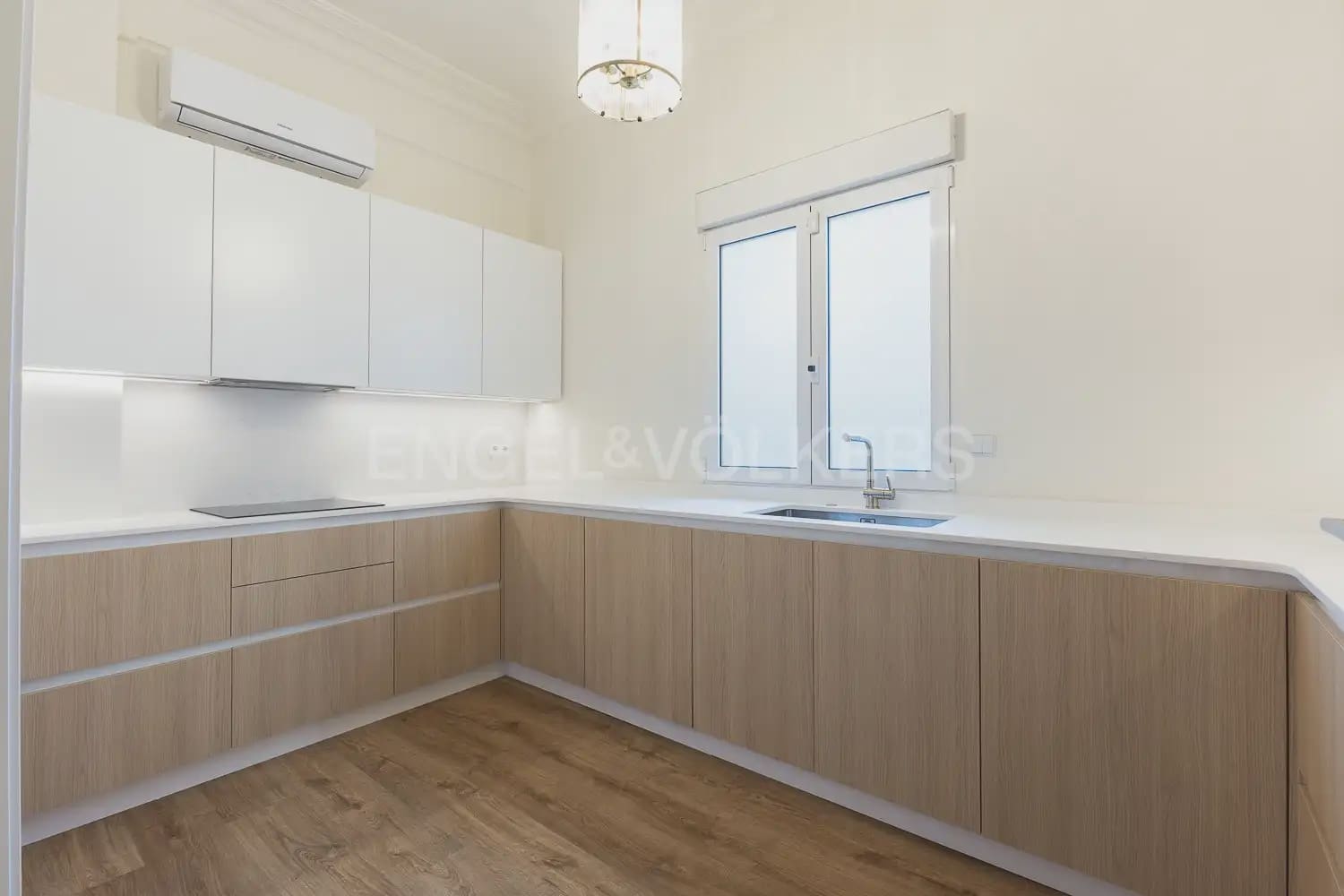 4 bedroom Flat for rent in Valencia city - € 3,200 (Ref: 9912284)