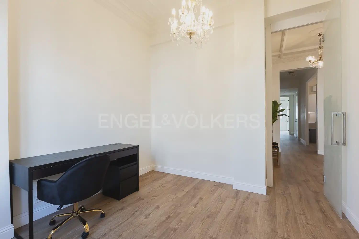 4 bedroom Flat for rent in Valencia city - € 3,200 (Ref: 9912284)