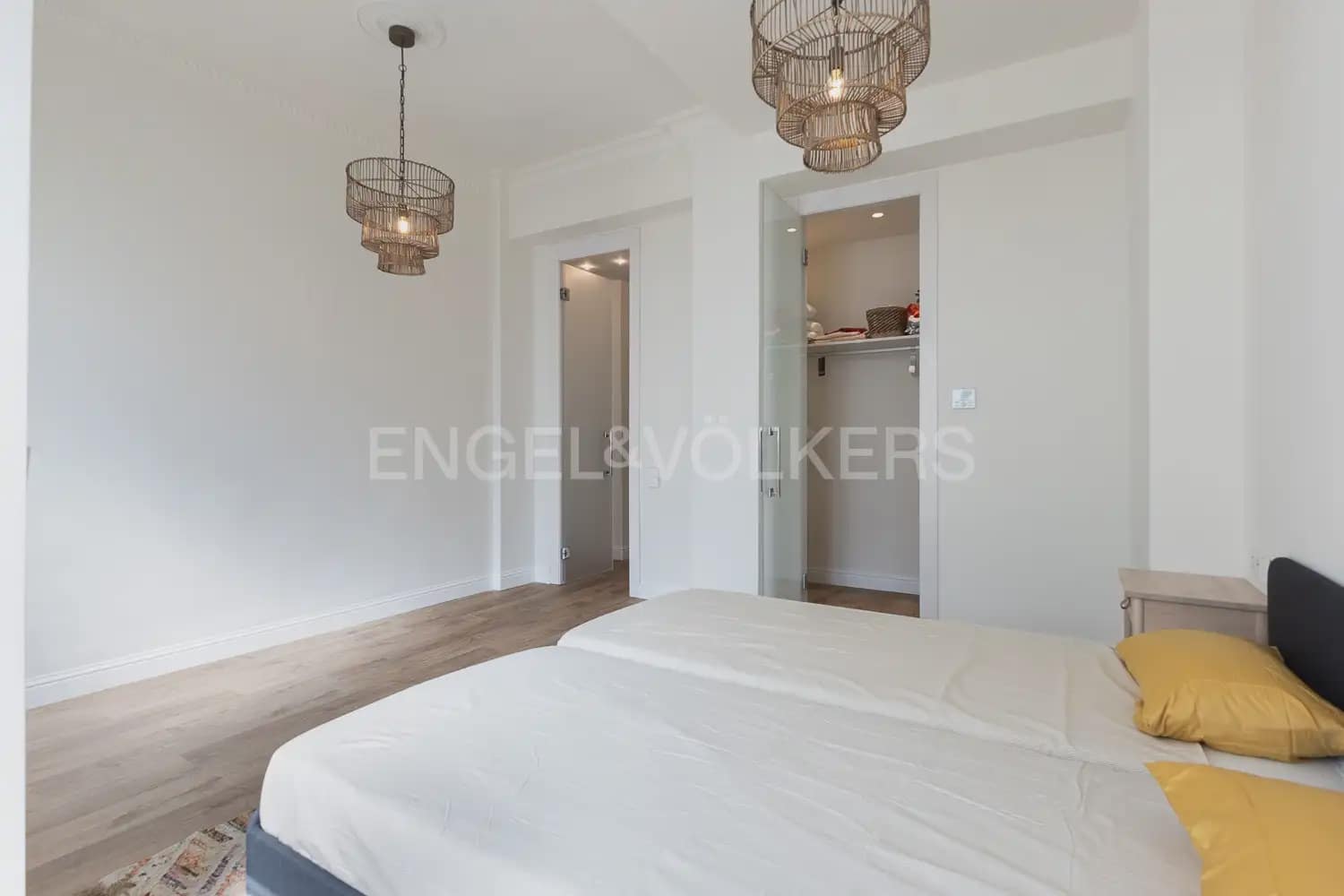 4 bedroom Flat for rent in Valencia city - € 3,200 (Ref: 9912284)
