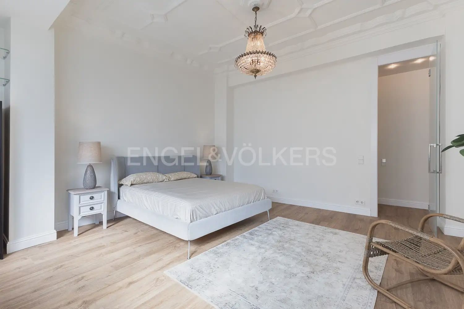 4 bedroom Flat for rent in Valencia city - € 3,200 (Ref: 9912284)
