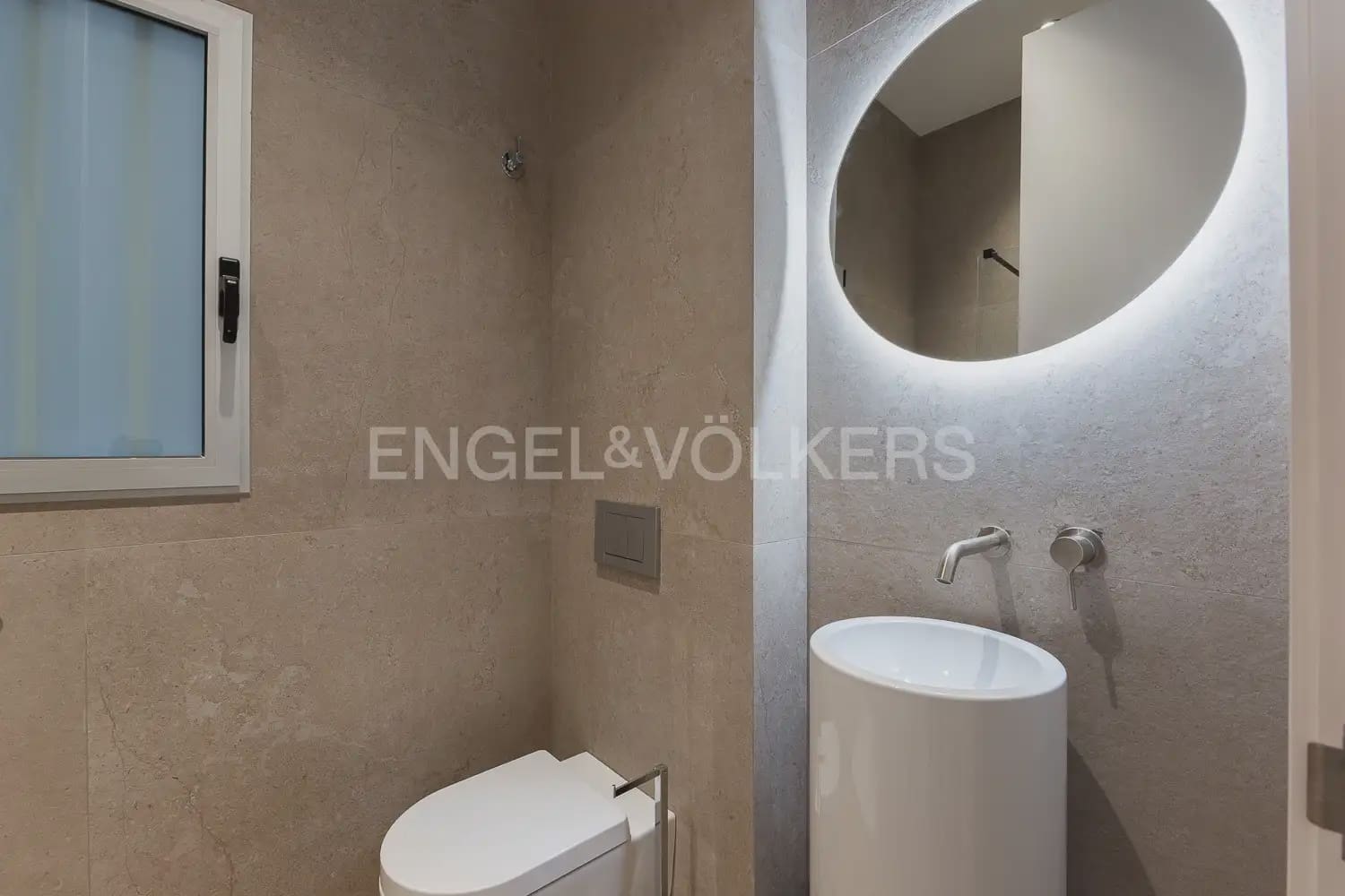 4 bedroom Flat for rent in Valencia city - € 3,200 (Ref: 9912284)